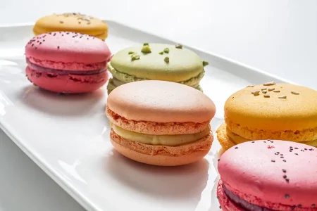 Mazzoni-frozen-macaron-mango